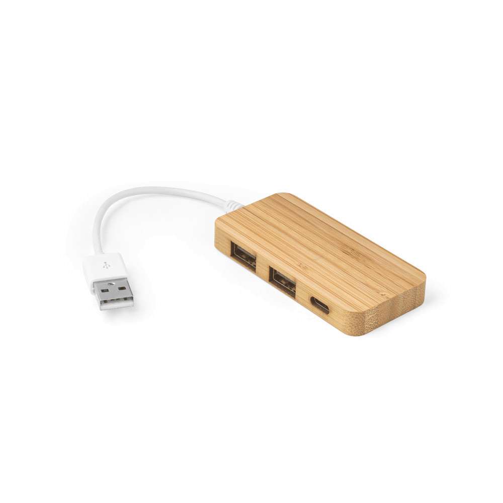 MOSER HUB mit 2 USB-A und 1 USB-C Anschluss aus Bambus