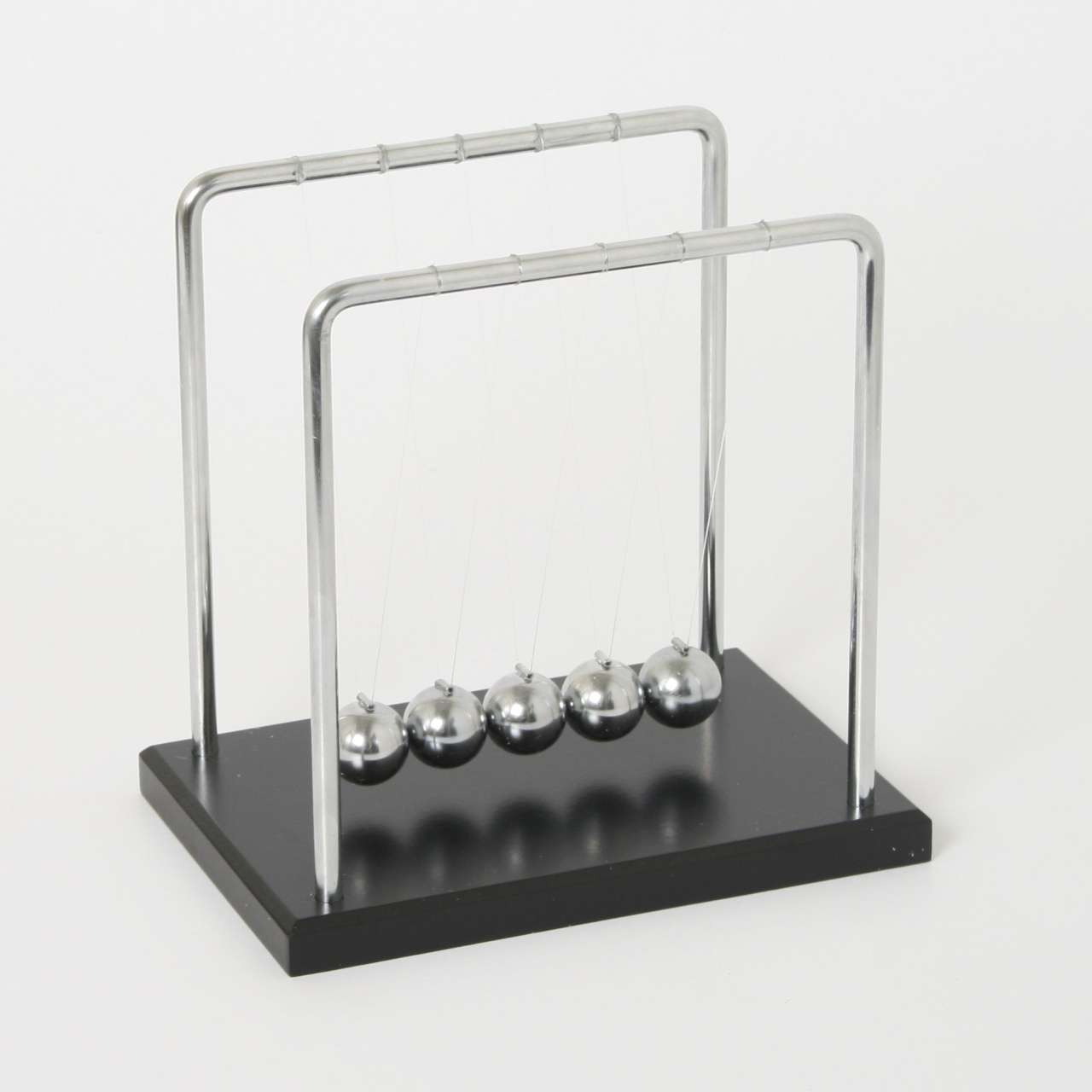 Kugelspiel mit Sockel 18 cm