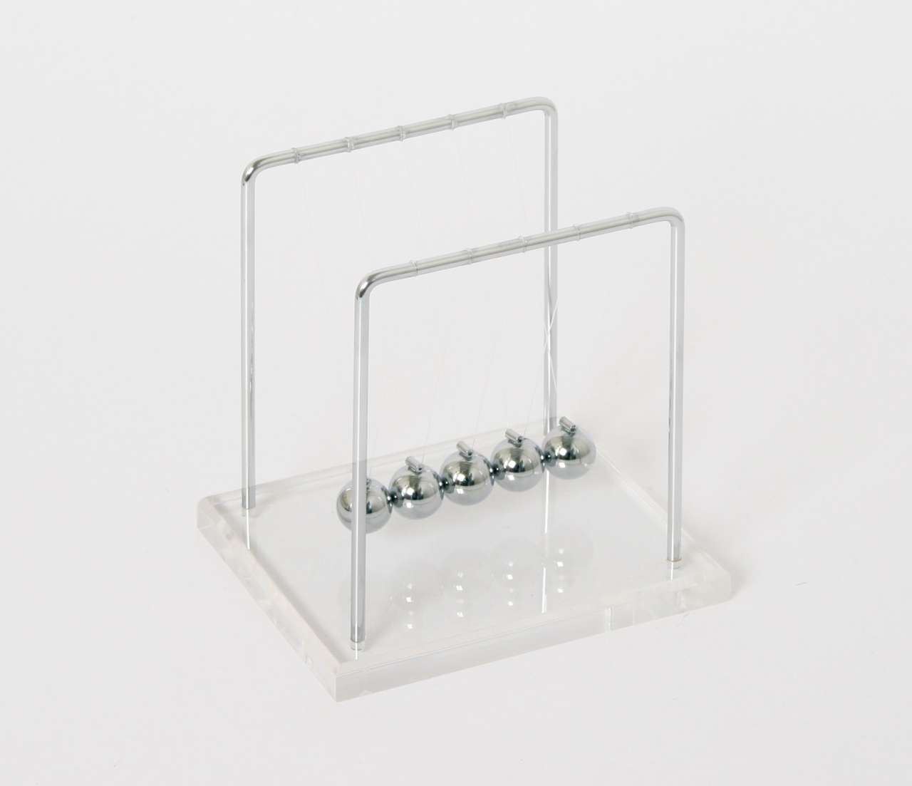 Kugelspiel Acrylsockel 11cm