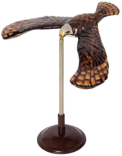 Schwebeadler aus Metall