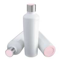 Flasche weiß, Deckel hellmagenta, Boden hellmagenta