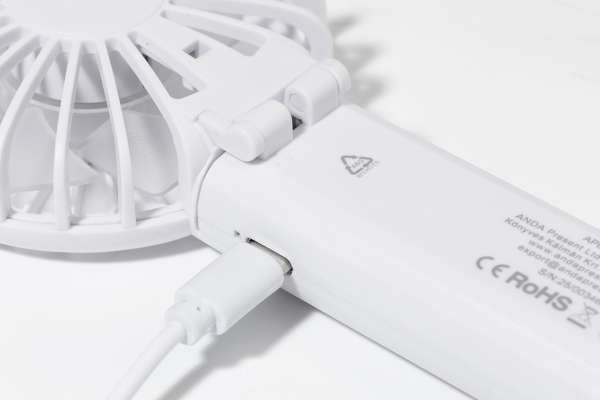 RABS Wiederaufladbarer Handventilator Chilly