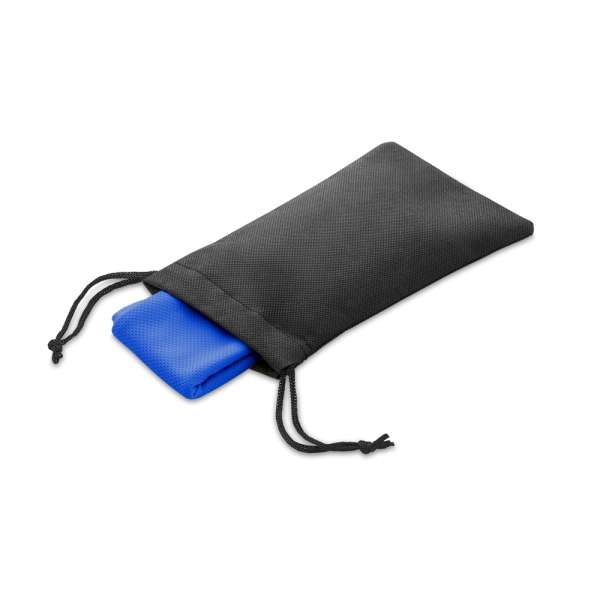 BERNAL Sporthandtuch aus recyceltem Polyester (100% rPET) dient zur Erfrischung mit Vliesstoffbeutel